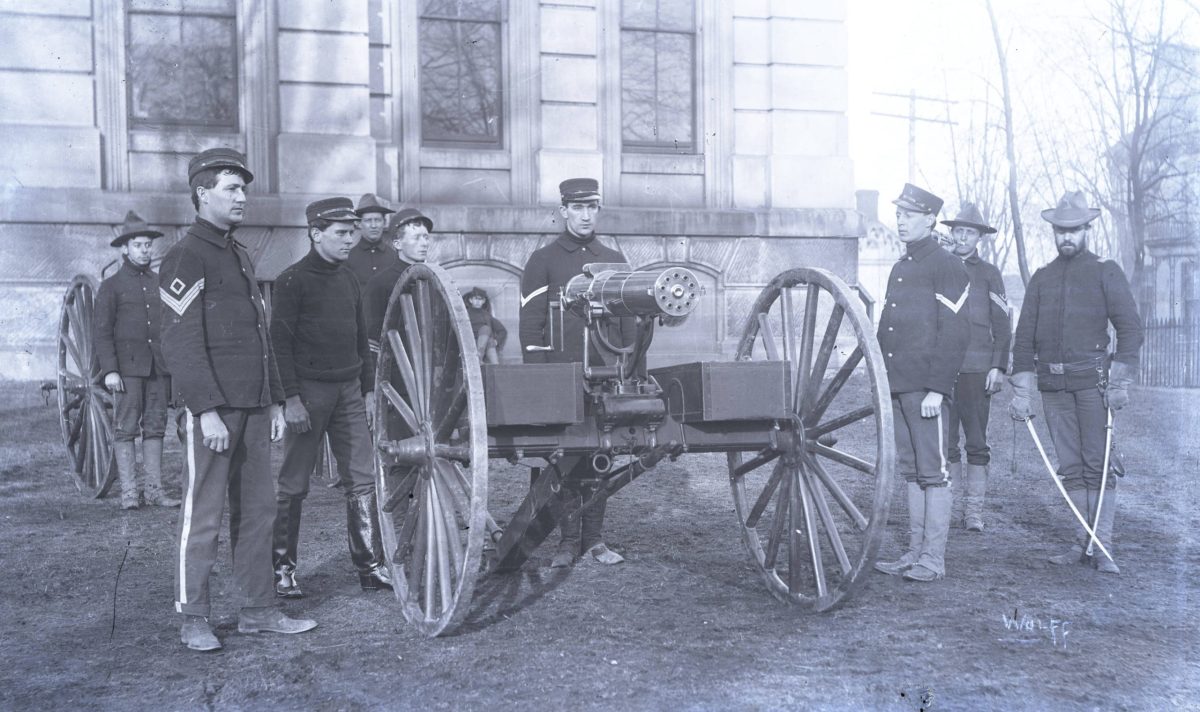 A state guard Gatling gun crew in defensive position at the capitol in Frankfort, Kentucky, in January 1900 during the chaos that surrounded the disputed gubernatorial election and the murder of William Goebel. (Kentucky Historical Society)