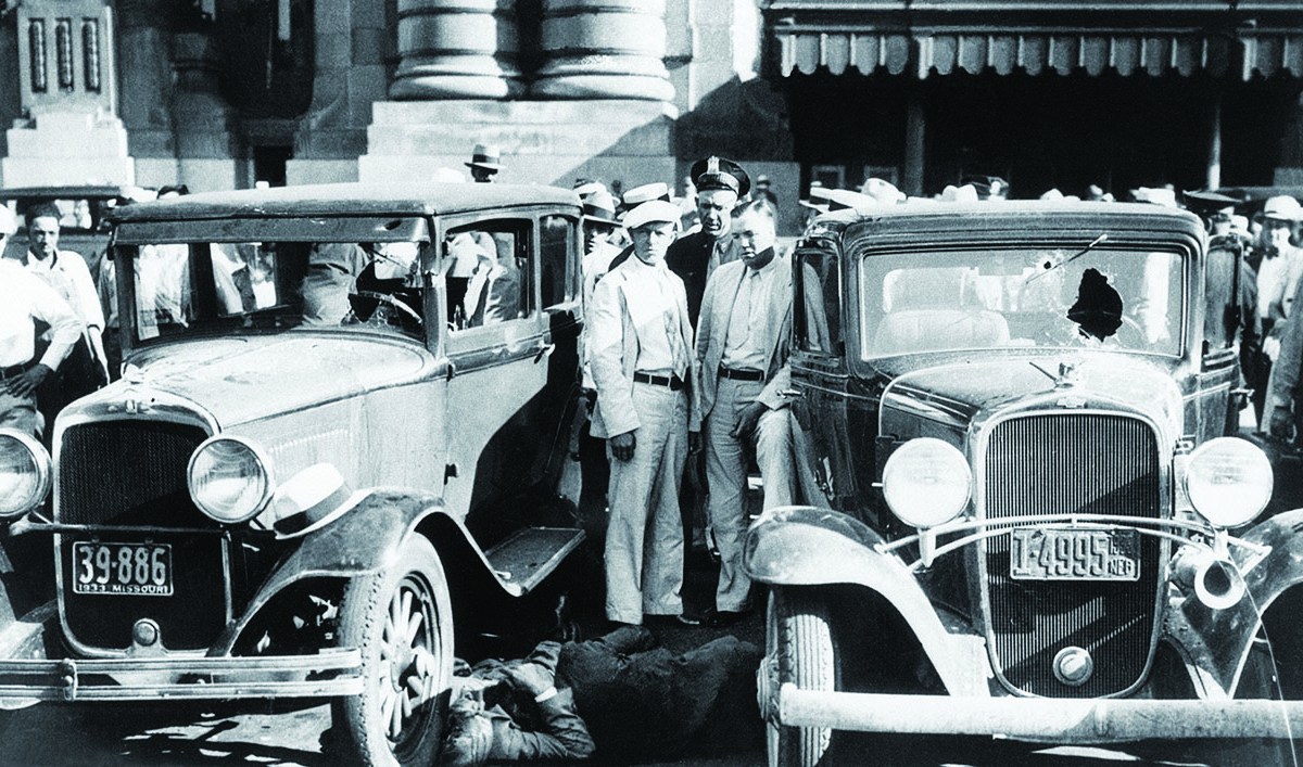 The aftermath of the infamous Kansas City shootout, June 17, 1933. (AP Photo)