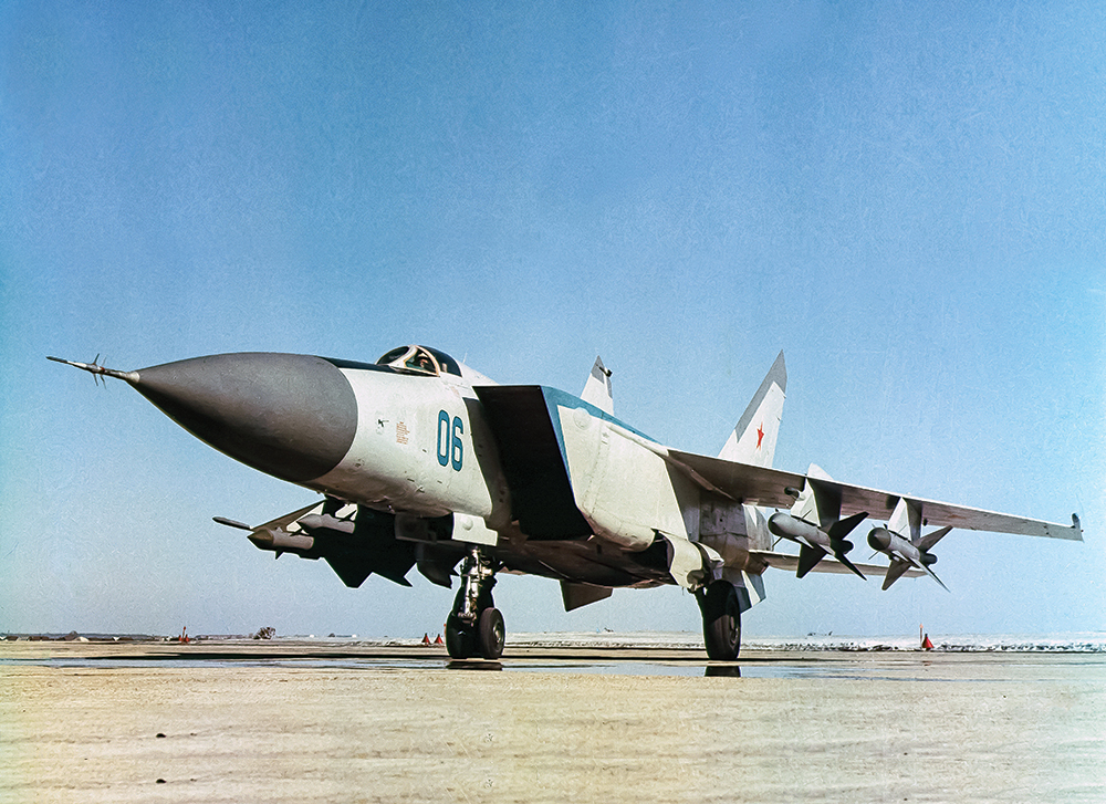sne hvid reservedele straf The MiG-25 Terrified the West Until a Defector Exposed Its True Nature