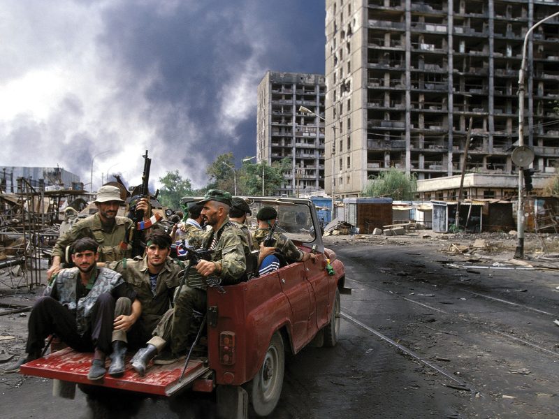Chechen fighters in Grozny in 1996