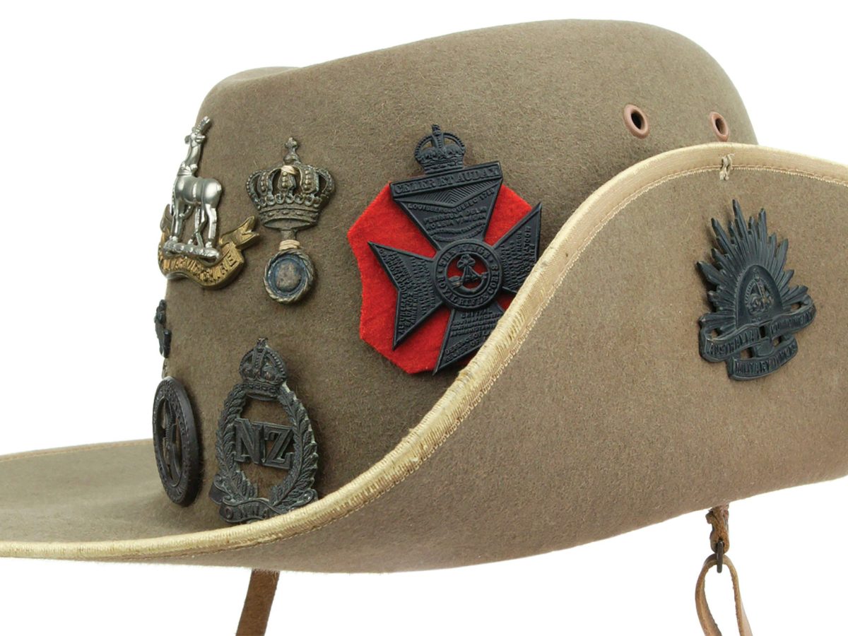 cap-badges-monty-hat