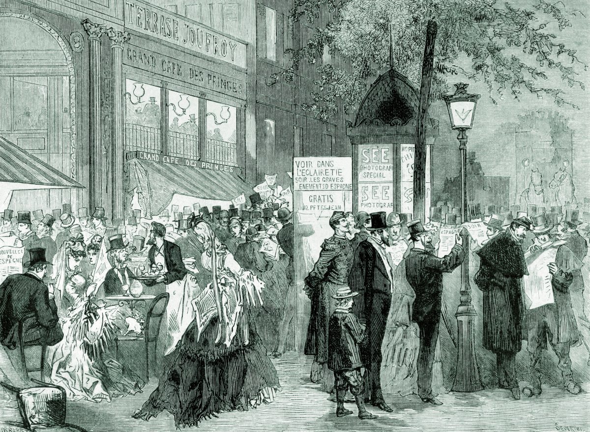 Parisians reading newspapers