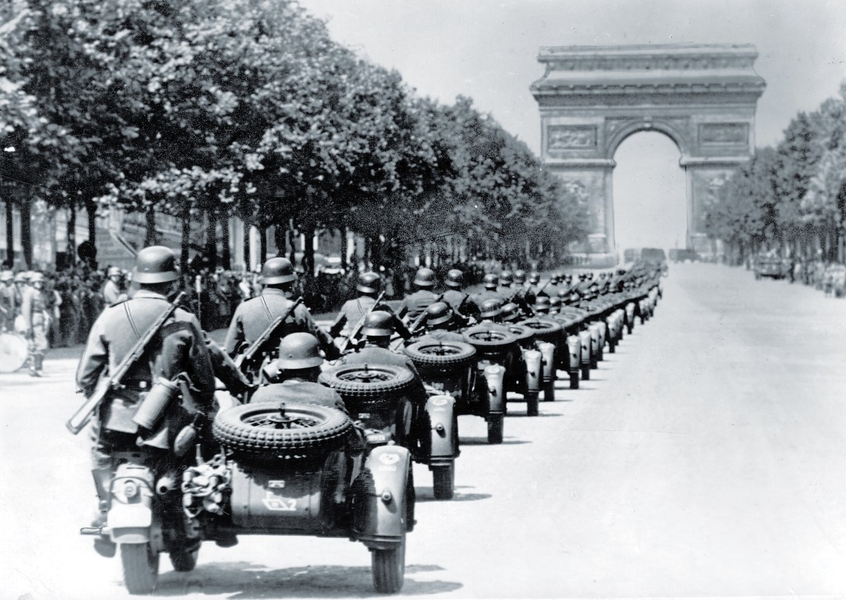 ww2-german-motorcycles-paris