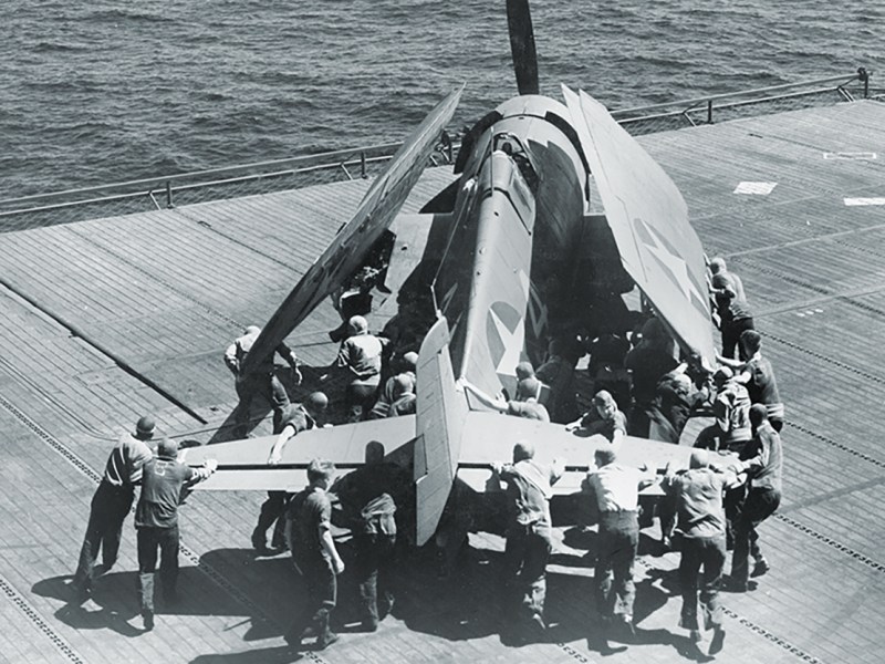 ww2-hellcat-fighter-carrier