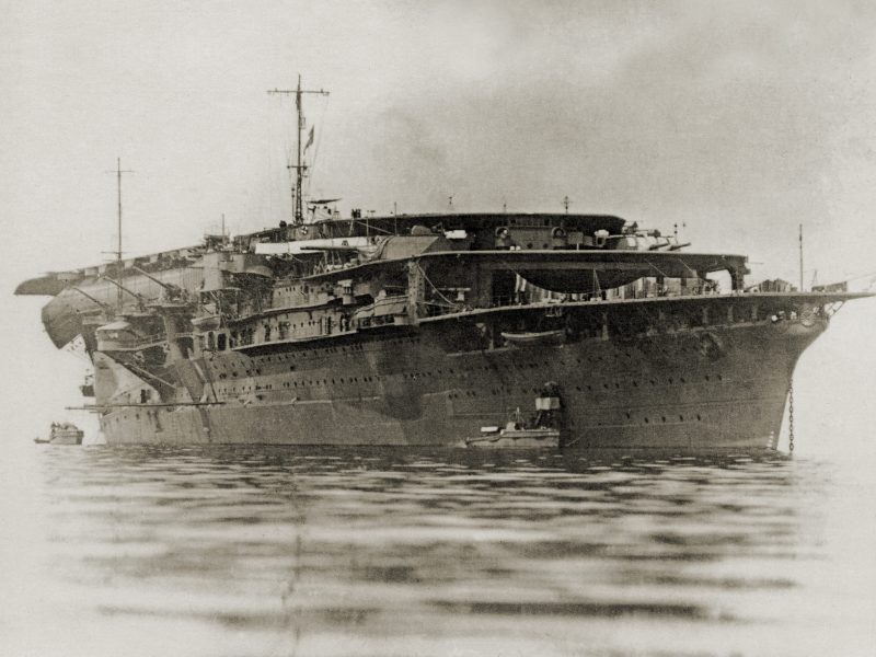 w2-japan-kaga-aircraft-carrier-sea