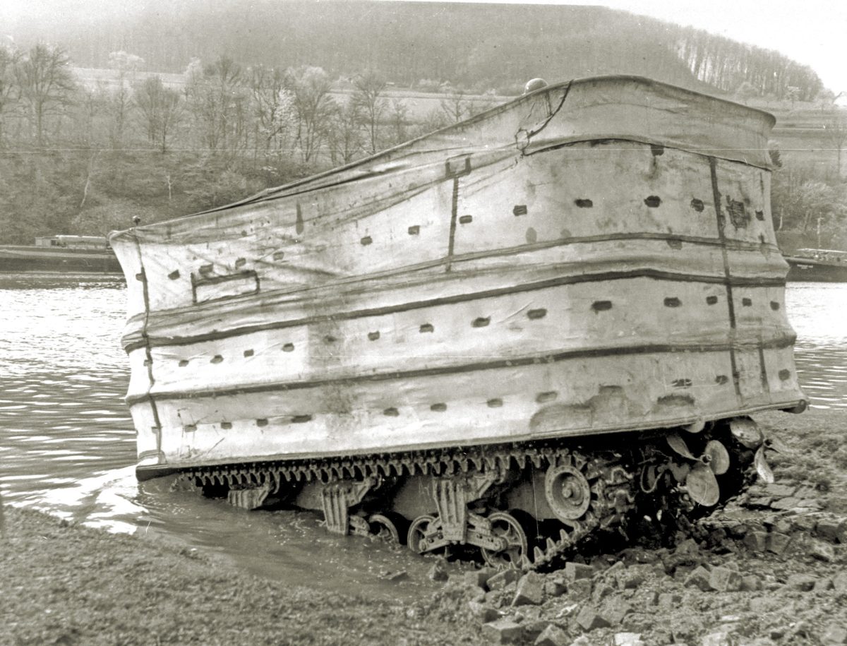 ww2-sherman-dd-tank-water