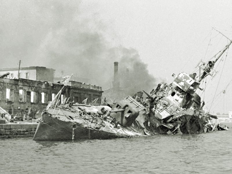 ww2-soviet-destroyer-sink