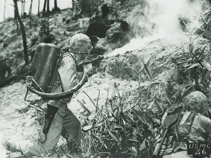 ww2-us-m2-2-flamethrower-soldier