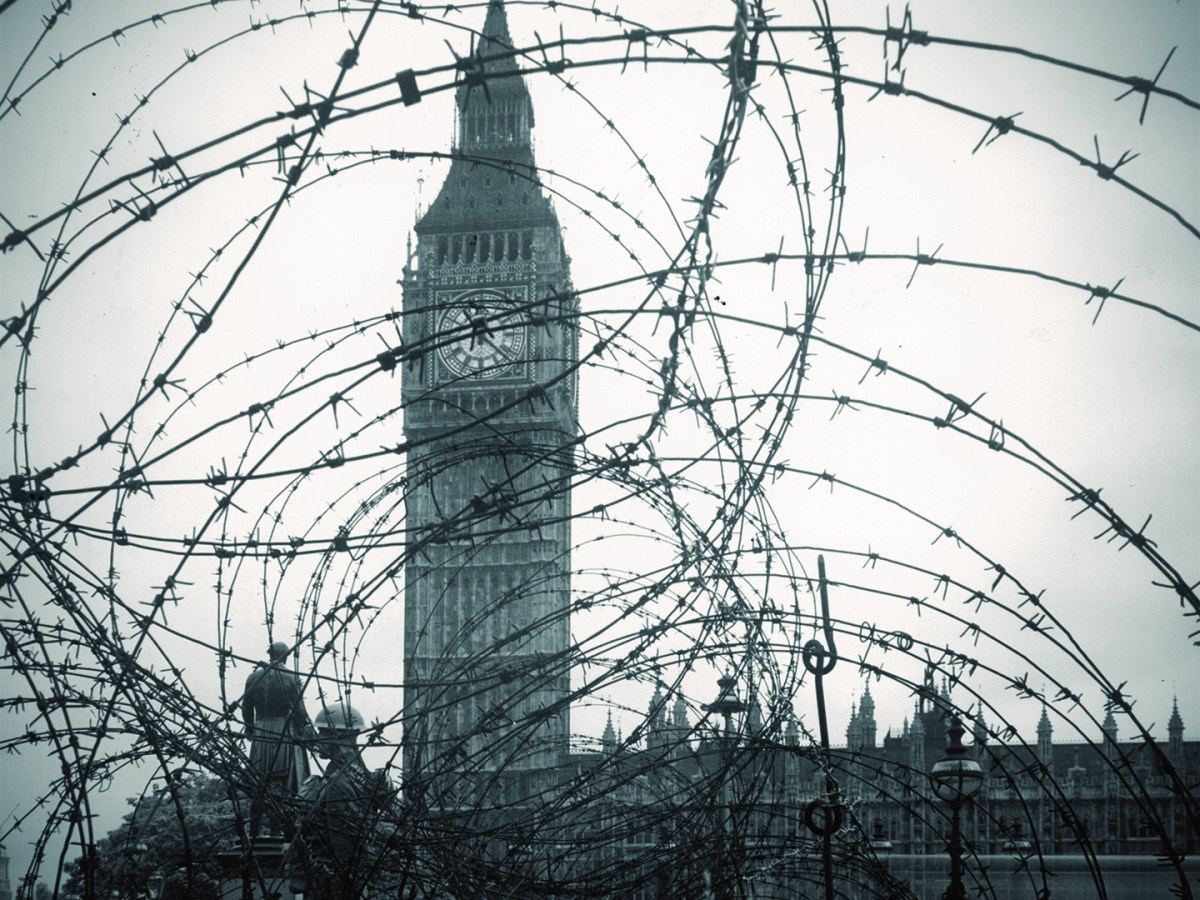 ww2-big-ben-barbed-wire-blitz