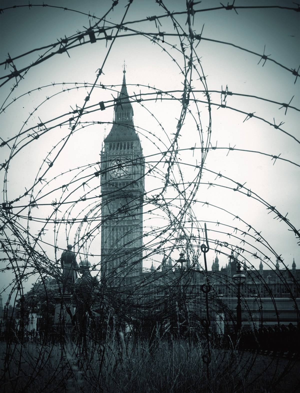 ww2-big-ben-barbed-wire-blitz