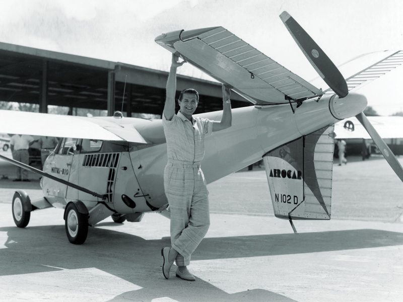 actor-robert-cummings-taylor-aerocar