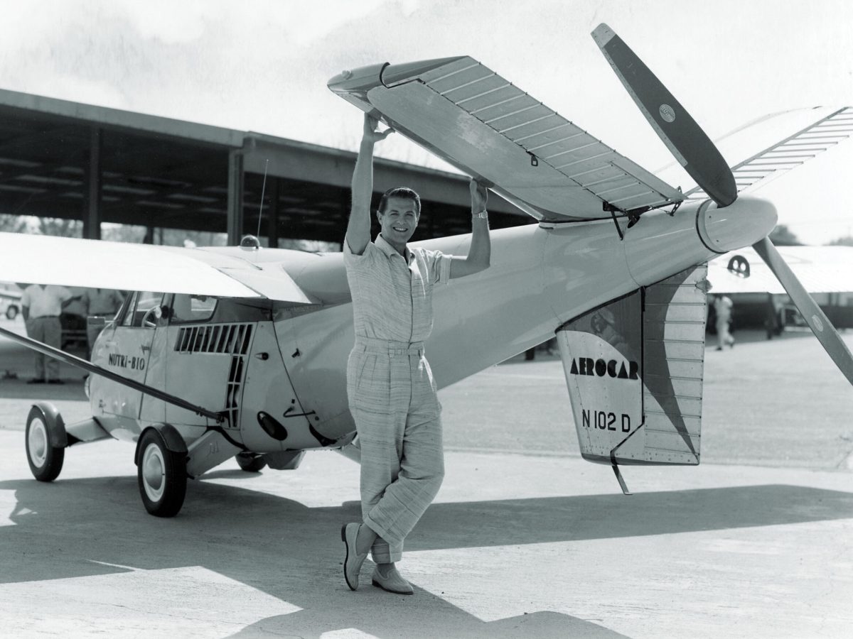 actor-robert-cummings-taylor-aerocar
