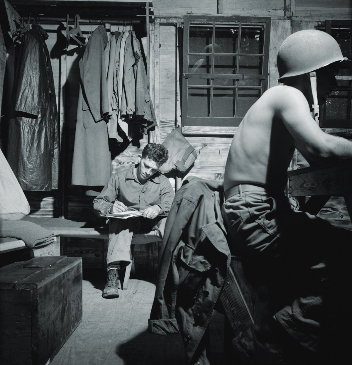 ww2-soldier-writing-home