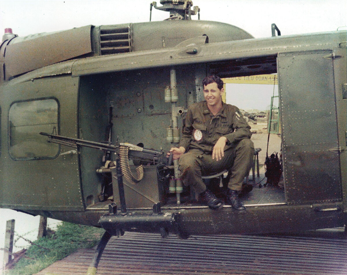 When a Vietnamese Ally Was Wounded, Two American Soldiers Had to Choose ...