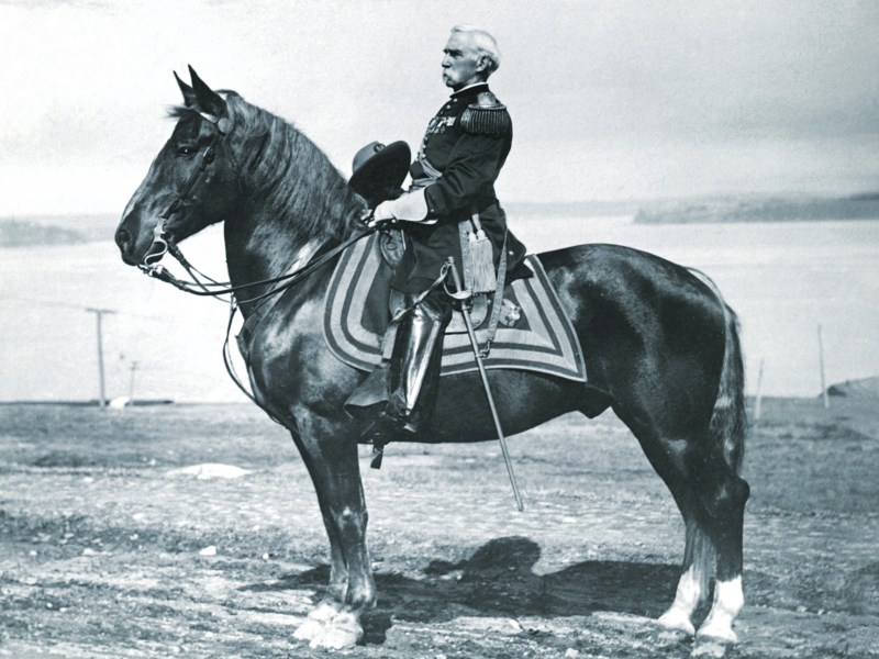 Joshua Chamberlain on horseback