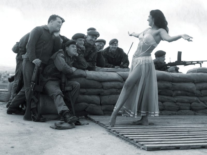 belly-dancer-troops-ww2