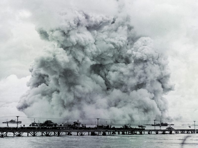 mount-hood-explosion-ww2-cloud