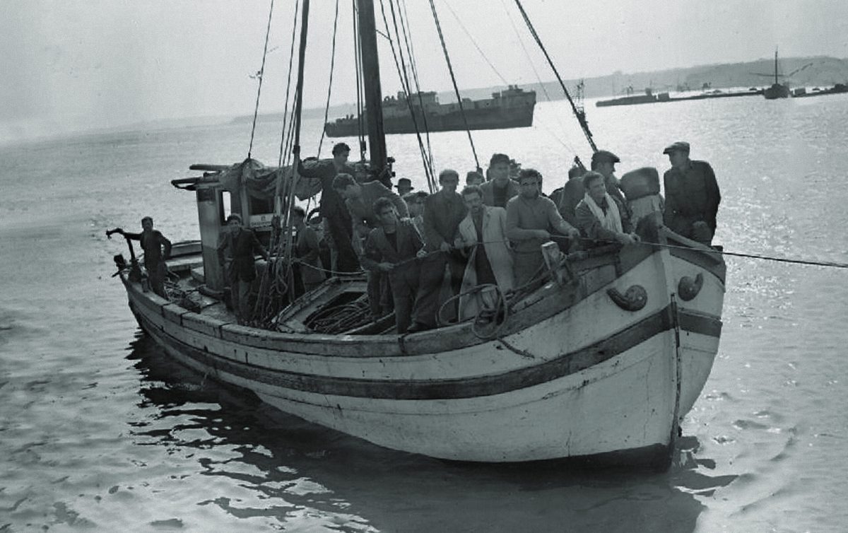 ww2-termoli-italy-pow-boat