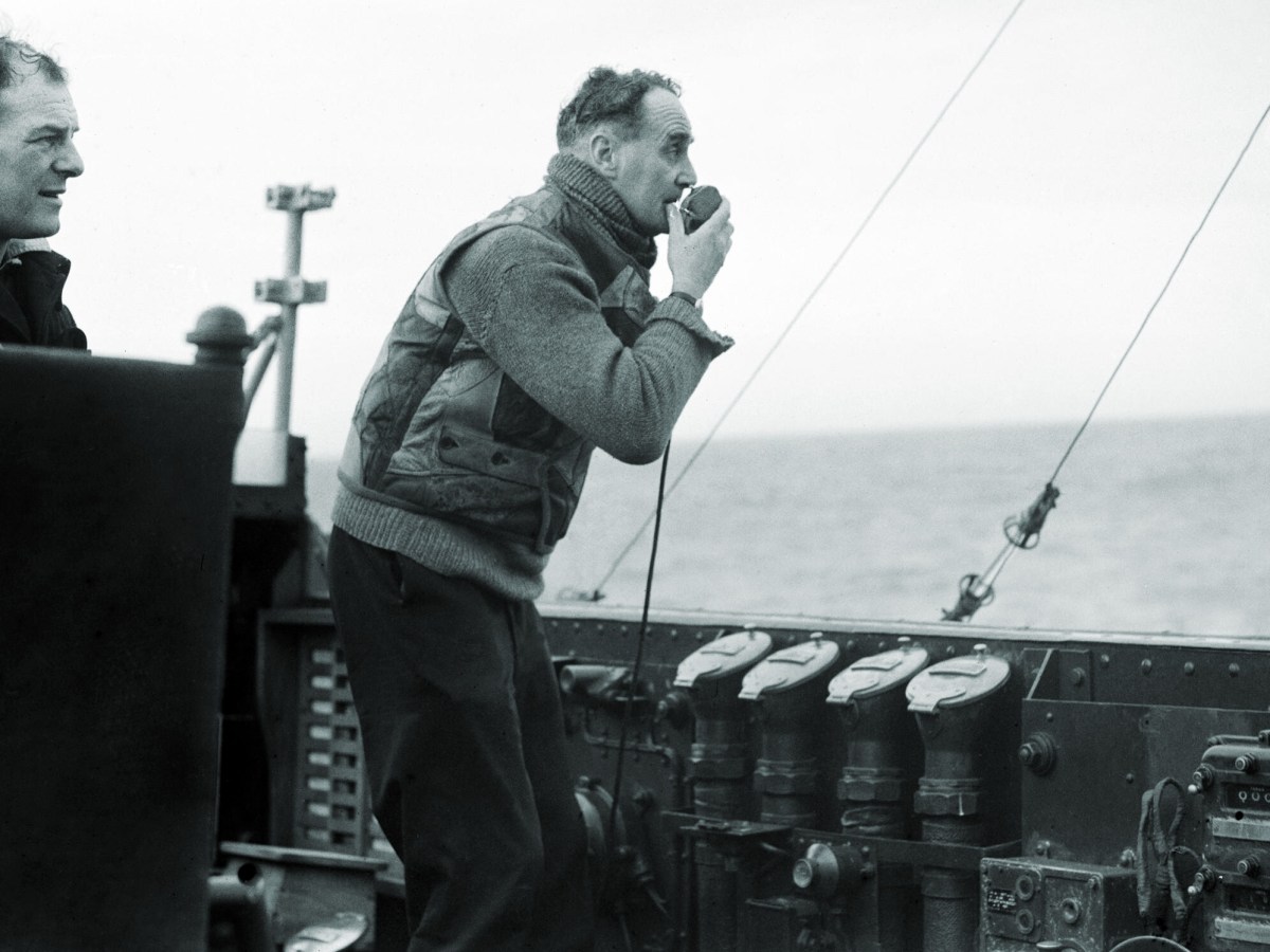 captain-johnnie-walker-action