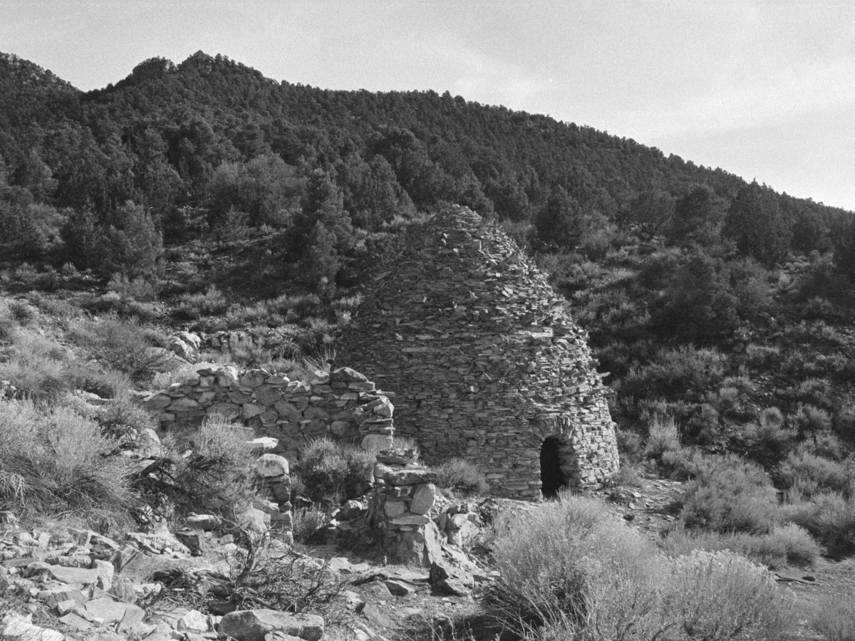 Beehive-shaped charcoal ovens
