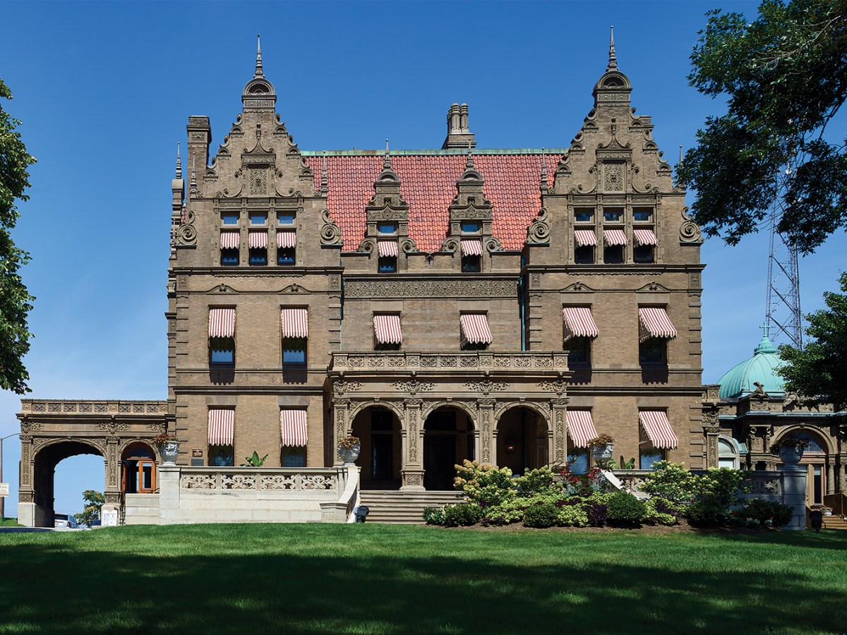 Photo of the Pabst Mansion.