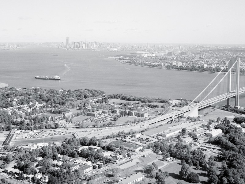 Photo of Verrazano-Narrows Bridge, Spanning Narrows between Fort Hamilton (Brooklyn) & Fort Washington (Staten Island), Brooklyn, Kings County, NY